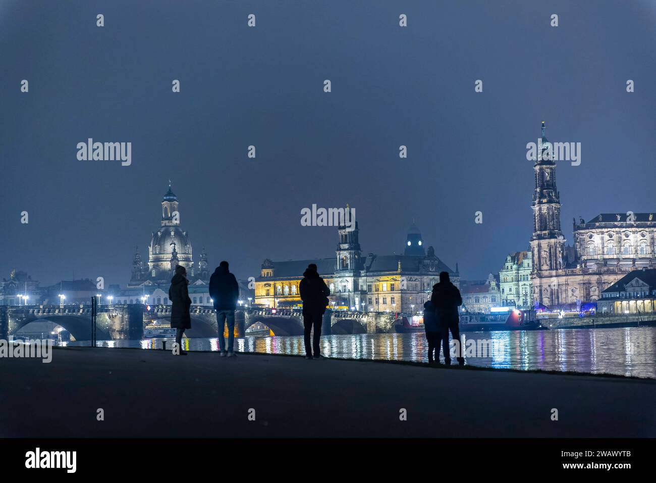 Elbehochwasser in Dresden Beim ersten Hochwasser des Jahres 2024, ist