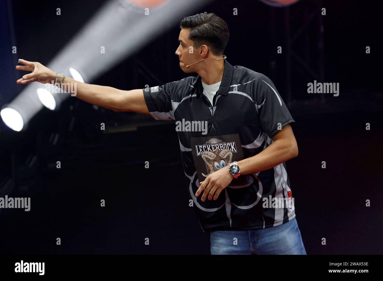 San Diego Pooth bei der PromiDartsWM 2024 im Maritim Hotel