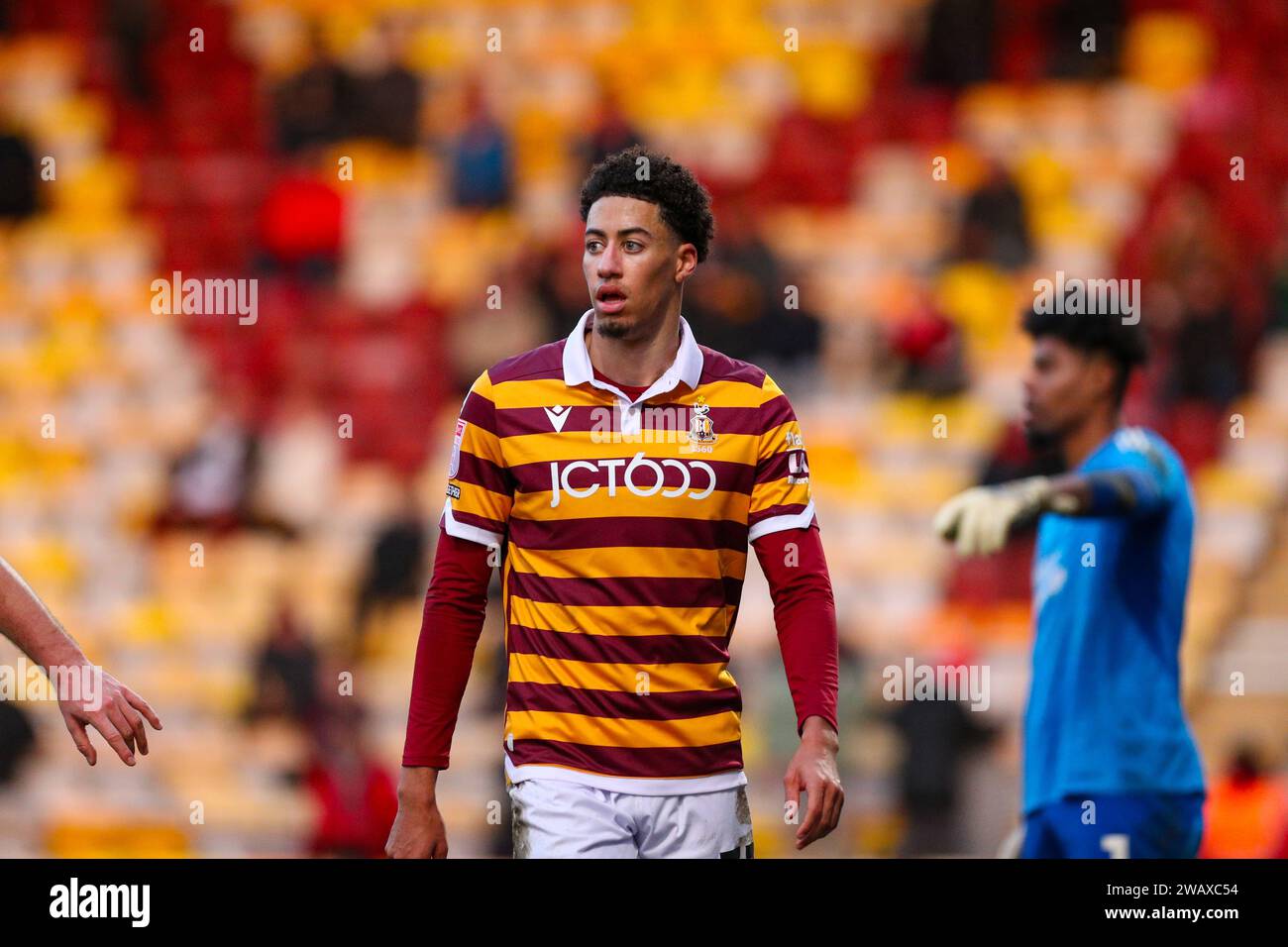 The University of Bradford Stadium, Bradford, England - 6th January 2024 Jonathan Tomkinson (31) of Bradford City - during the game Bradford City v Crawley Town, Sky Bet League Two,  2023/24, The University of Bradford Stadium, Bradford, England - 6th January 2024 Credit: Mathew Marsden/WhiteRosePhotos/Alamy Live News Stock Photo