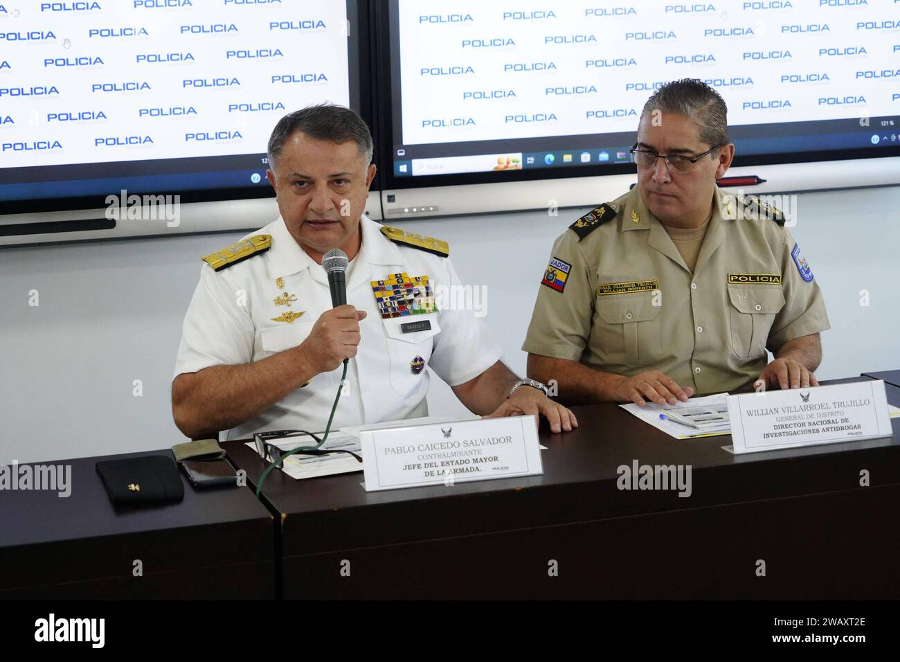 DETENCION NARCOTRAFICO GRAN FENIX 3 Quito 7 de enero 2024. Rueda de prensa por parte del Jefe de Estado mayor de las Armada Pablo Caicedo Salvador y el director nacional de Antidrogas Willian Villaroel Trujillo donde dan a conocer la detencion conjunta con fuerzas colombiana de los hermanos Cuero Valencia importantes miembros de un red de narcotrafico que operaba en la frontera Colombo Ecuatoriana. API / DANIEL MOLINEROS Quito Pichincha Ecuador CLJ-DETENCIONNARCOTRAFICOGRANFENIX3-74ba49b0f4107557977b27531789e42e *** NARCOTRAFFICKING DETENTION GRAN FENIX 3 Quito January 7, 2024 Press conference Stock Photo