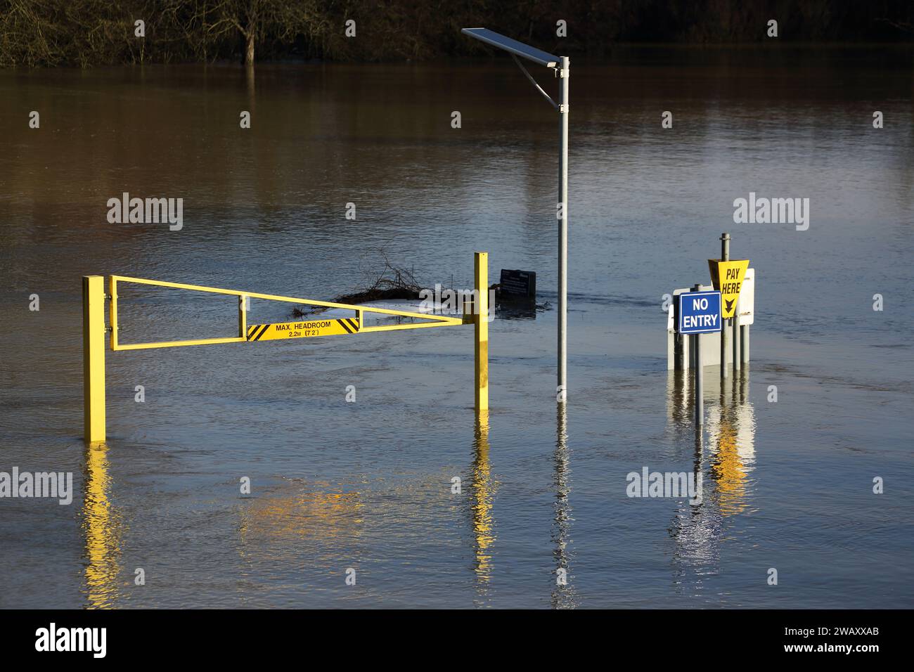 Wallingford, United Kingdom, 7 January 2024. UK Weather The heavy