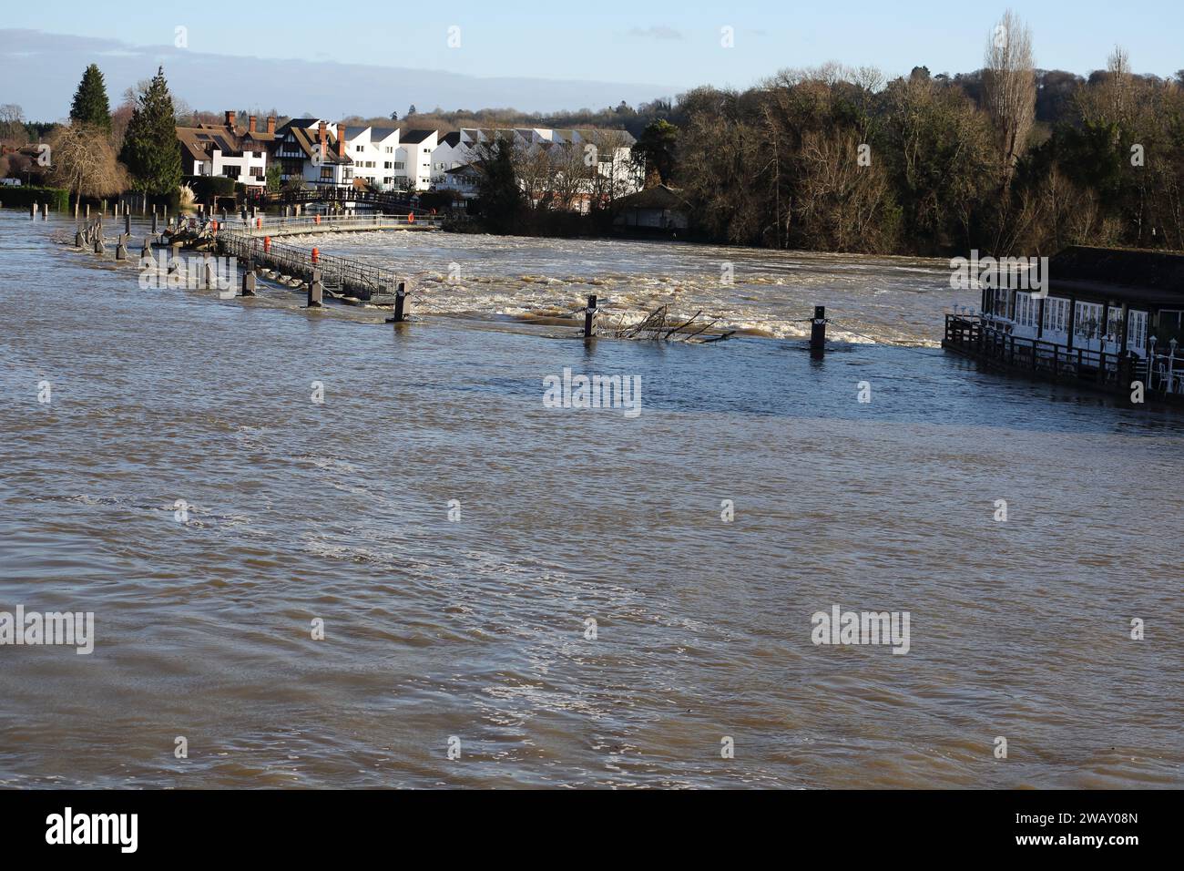 Marlow, United Kingdom. 7th Jan, 2024. UK Weather The heavy rainfall