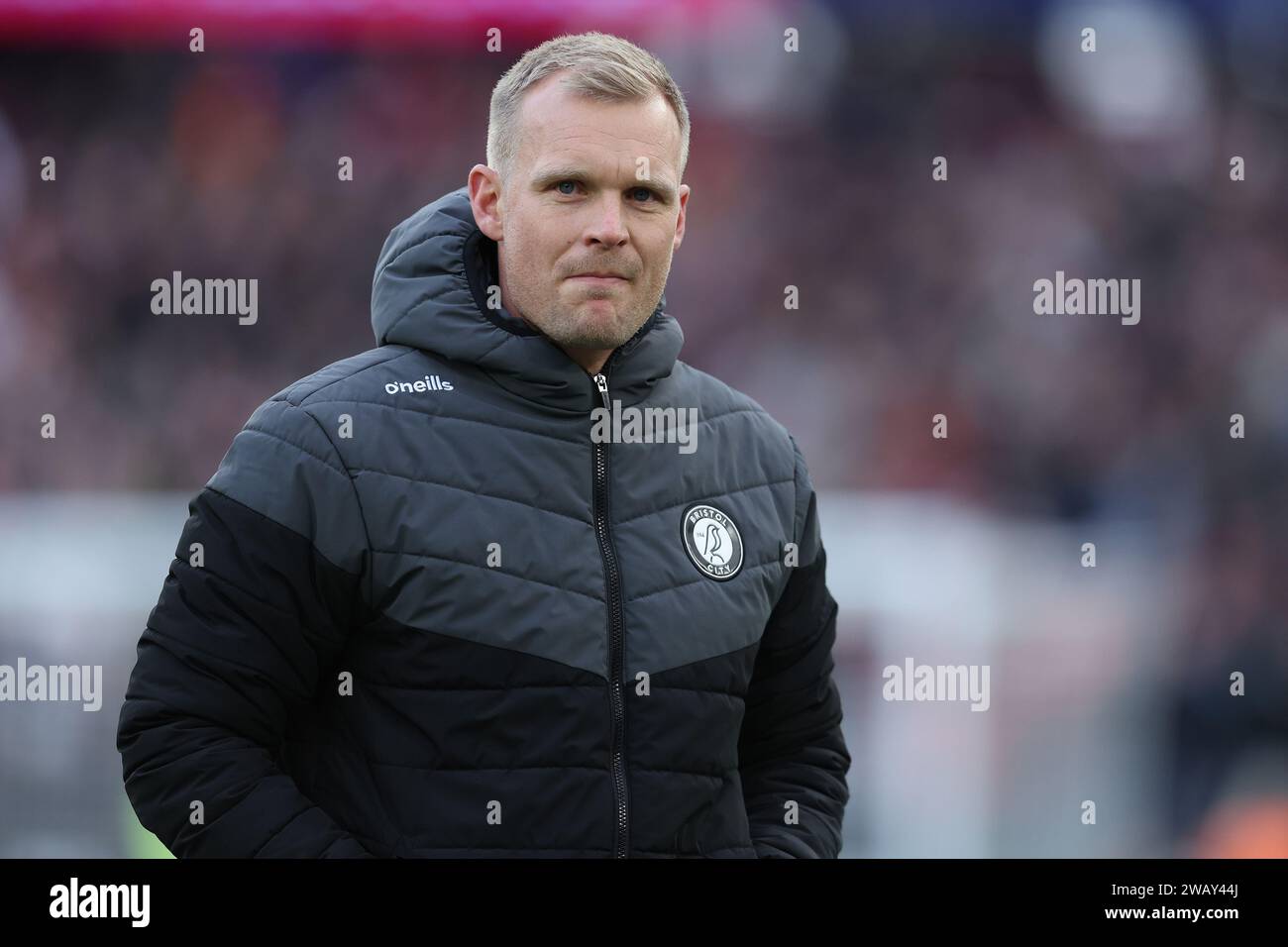 London, UK. 7th Jan, 2024. Liam Manning, Manager of Bristol City during the The FA Cup match at the London Stadium, London. Picture credit should read: Paul Terry/Sportimage Credit: Sportimage Ltd/Alamy Live News Stock Photo