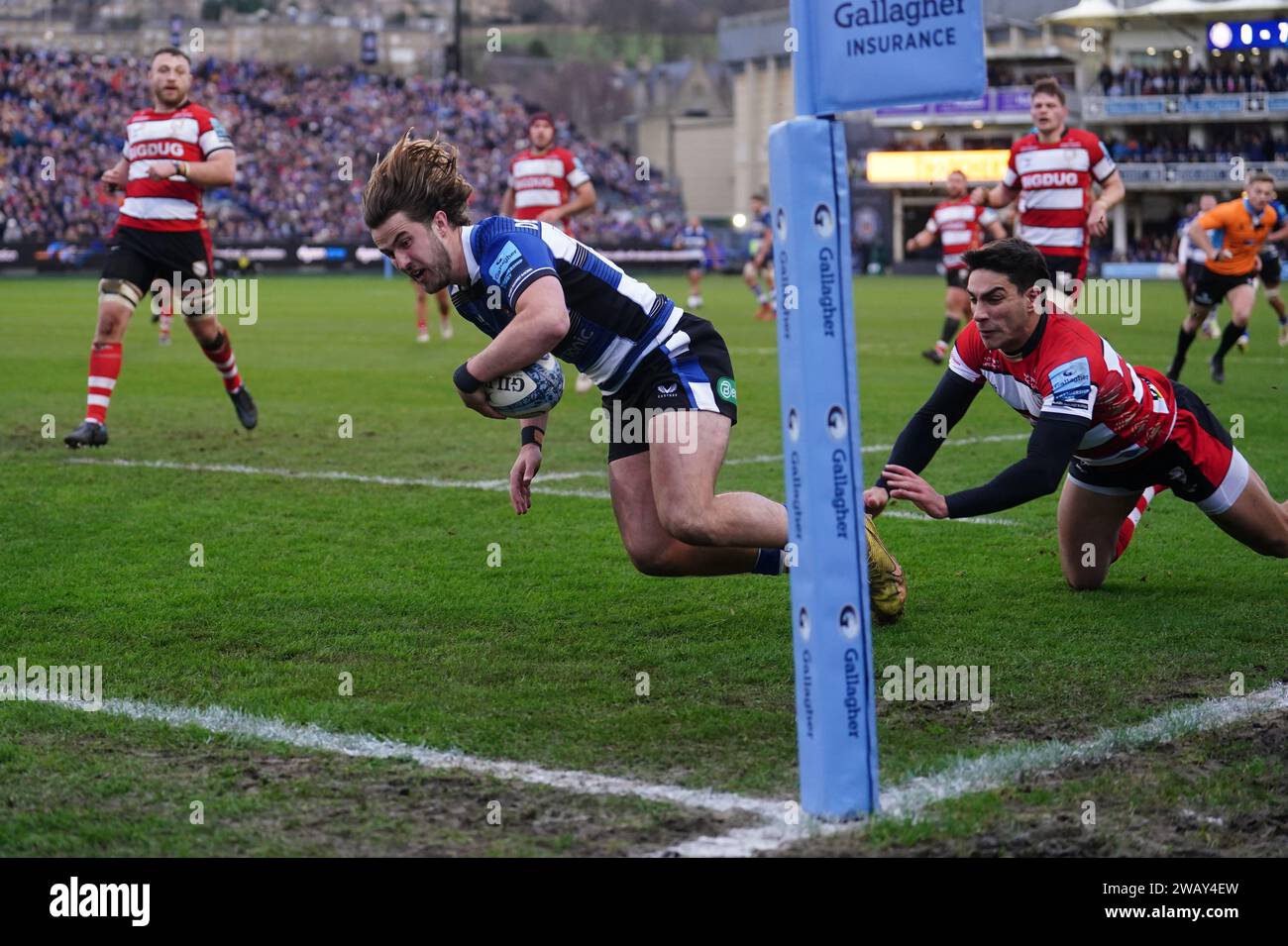 Bath's Tom de Glanville scores their first try during the Gallagher Premiership match at the Recreation Ground, Bath. Picture date: Sunday January 7, 2024. Stock Photo