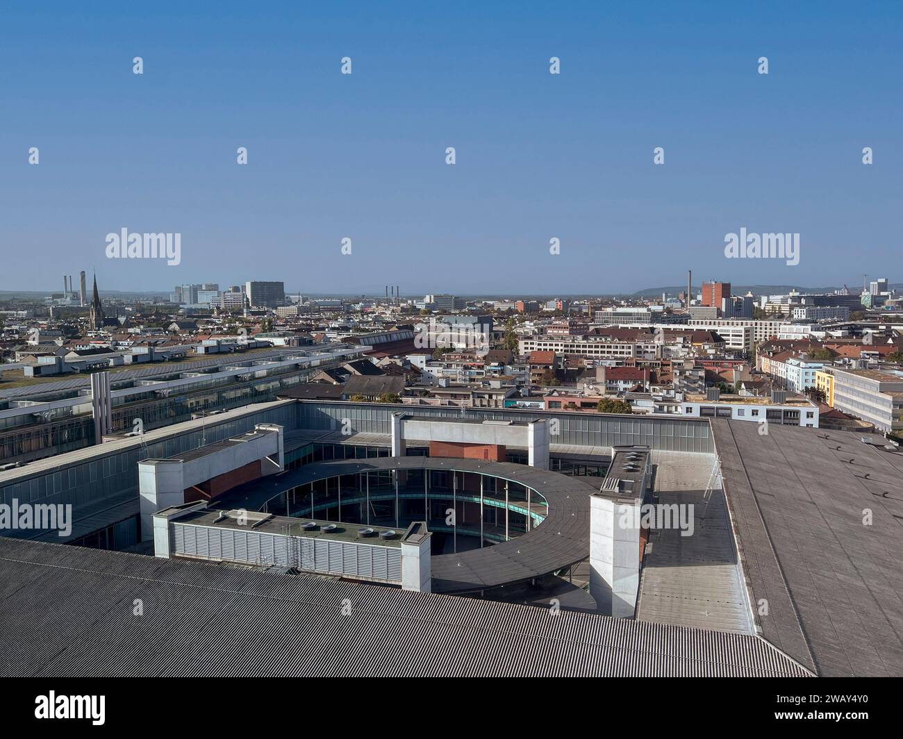 Modern art centres hi-res stock photography and images - Alamy