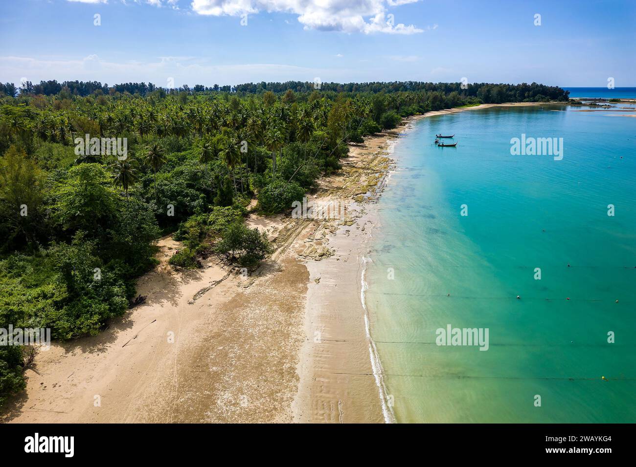 Aerial view tropical beach palm hi-res stock photography and images - Alamy