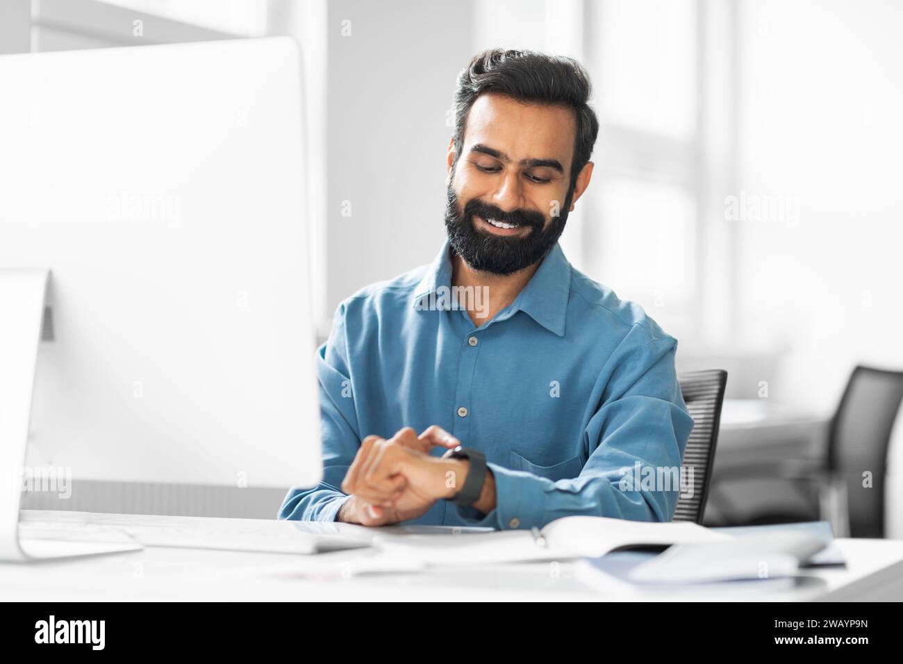 Tech savvy workplace hi-res stock photography and images - Alamy
