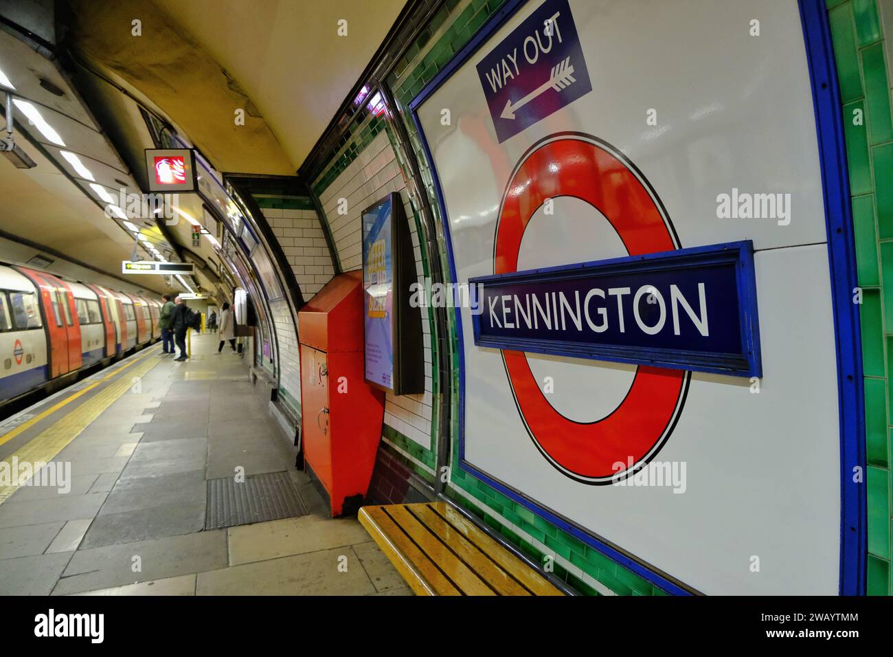 Tube strike january 2024 hires stock photography and images Alamy