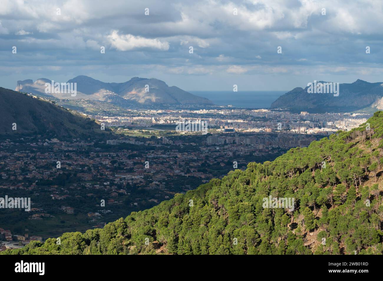 Rough green hill slopes at the mountains around Contrada Rebuttone, Sicily, Italy Stock Photo