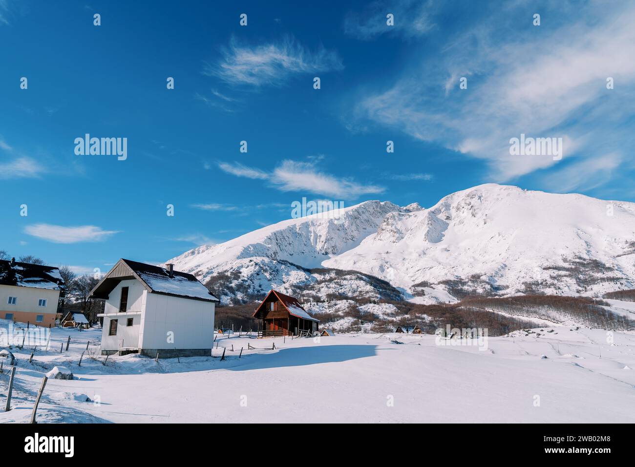 Village two storey cottages hi-res stock photography and images - Alamy