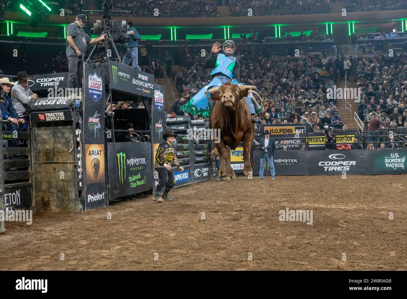 New York United States 06th Jan 2024 NEW YORK NEW YORK JANUARY   New York United States 06th Jan 2024 New York New York January 06 Alex Cerqueira Rides First Infraction During Second Round Of The Professional Bull Riders 2024 Unleash The Beast Event At Madison Square Garden On January 6 2024 In New York City Credit Ron Adaralamy Live News 2WB0AGB 