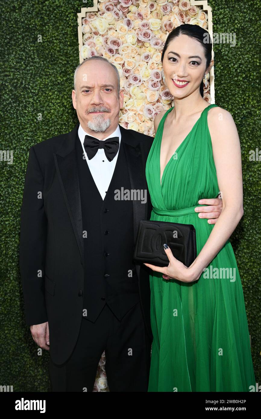 Paul Giamatti and Elizabeth Cohen at the 81st Golden Globe Awards held at the Beverly Hilton Hotel on January 7, 2024 in Beverly Hills, California. Stock Photo