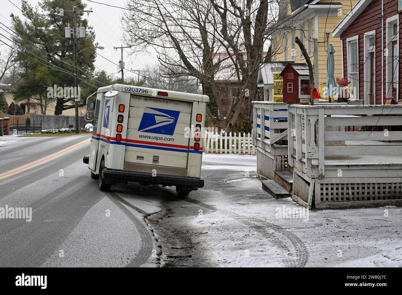 UNITED STATES 01 06 2023 Through Rain And Snow And Dark Of Night united-states-01-06-2023-through-rain-and-snow-and-dark-of-night