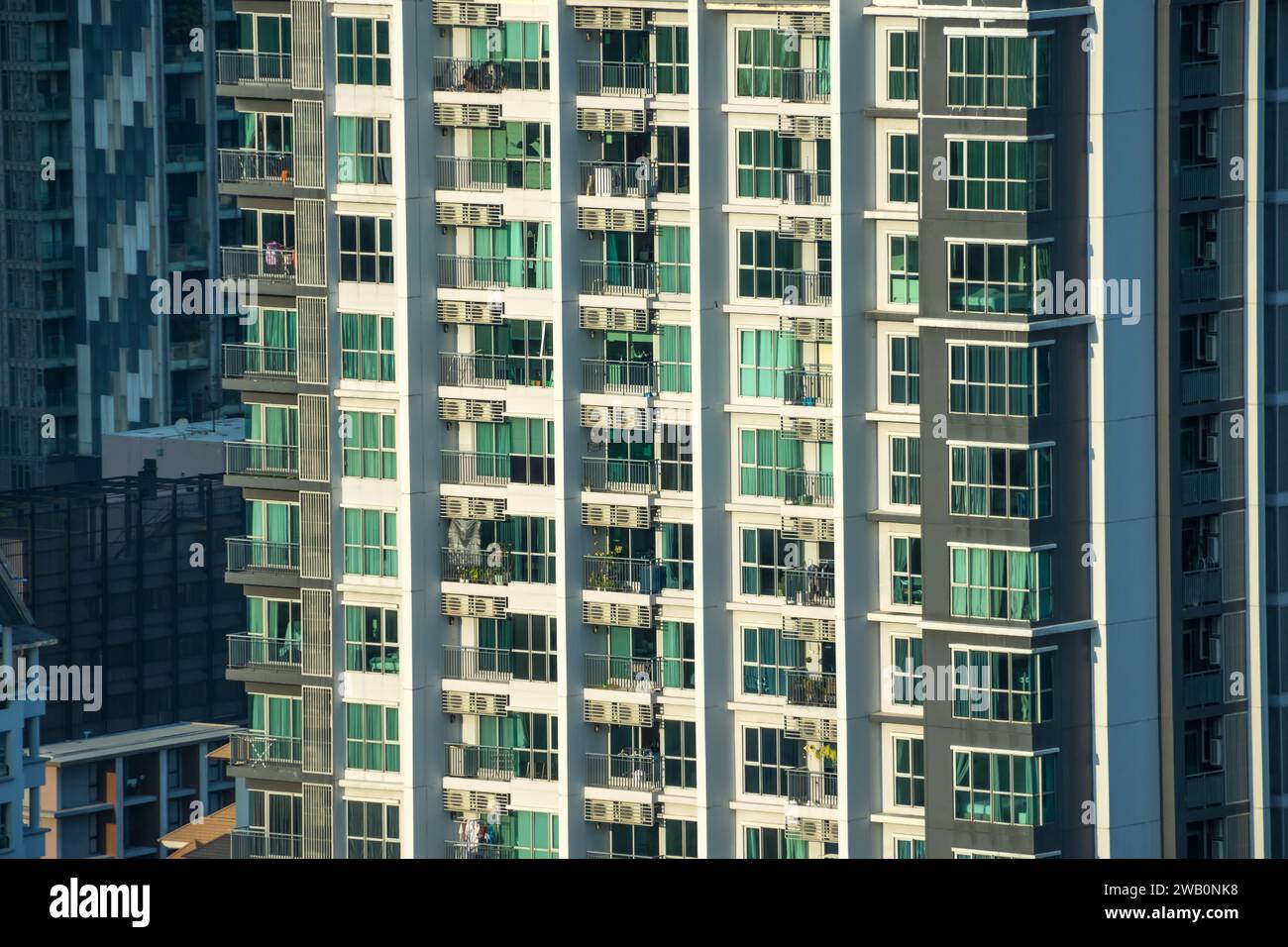 Tall residential building hi-res stock photography and images - Alamy
