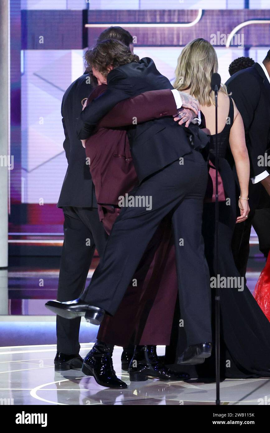 Beverly Hills, United States. 07th Jan, 2024. Matty Matheson and Jeremy Allen White accept the