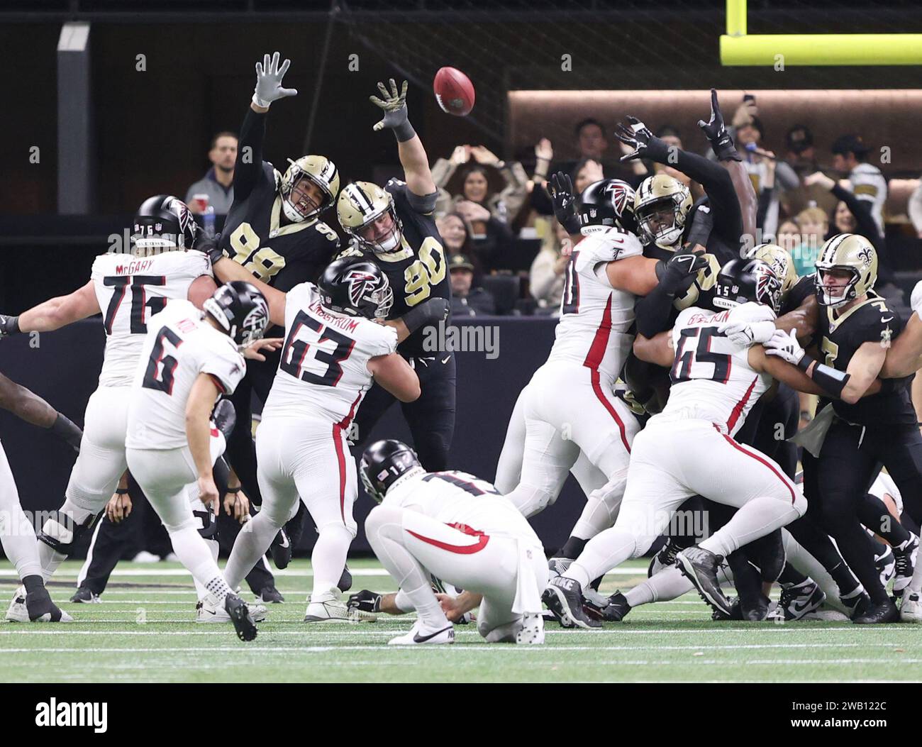 New Orleans, USA. 07th Jan, 2025. Atlanta Falcons place kicker Younghoe