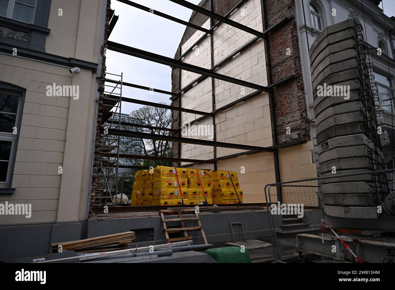  Foto zu PRODUCTION - 05 January 2024, North Rhine-Westphalia, Duesseldorf 