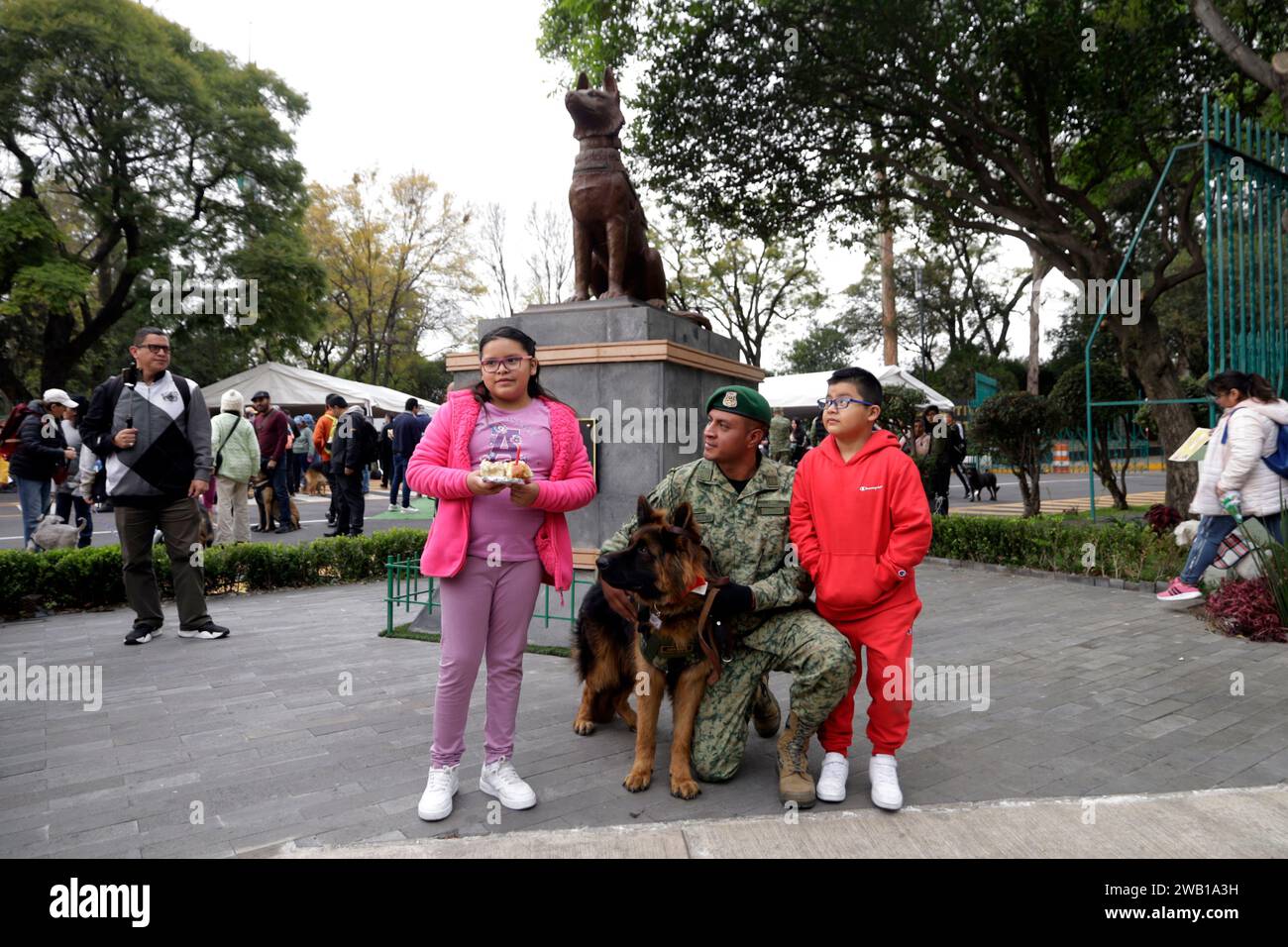 Mexico City Mexico 7th Jan 2024 Mexican Army Corporal Carlos   Mexico City Mexico 7th Jan 2024 Mexican Army Corporal Carlos Villeda Trainer Of The Arkadas Rescue Dog During The Canines Celebration For Its First Year Of Life At An Event At The Monument To The Rescue Dog Proteo In Mars Military Field In Mexico City On January 7 2024 In Mexico City Mexico Credit Image Luis Barroneyepix Via Zuma Press Wire Editorial Usage Only! Not For Commercial Usage! 2WB1A3H 