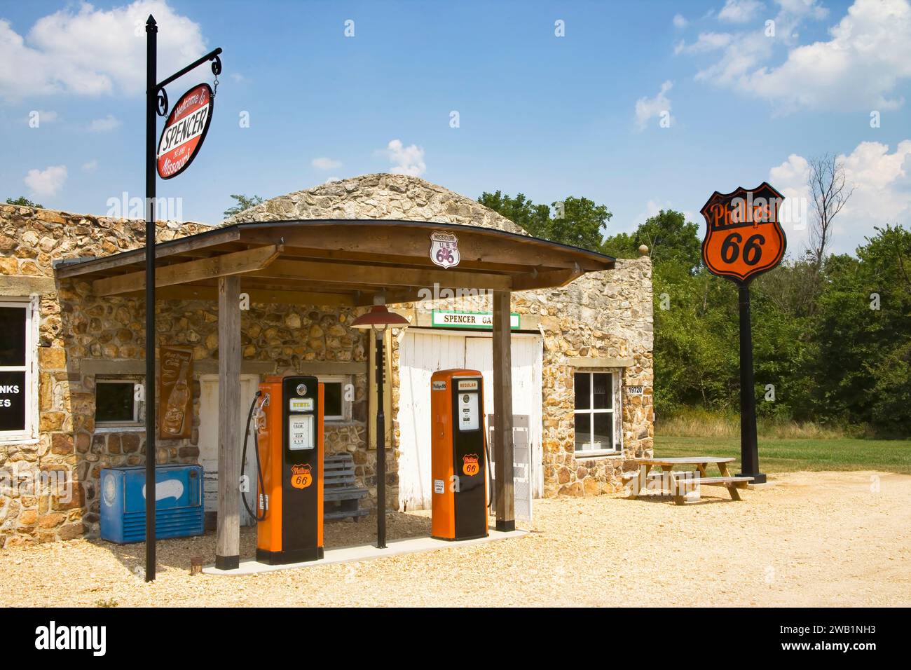 restored gas station on route 66 in spencer missouri Stock Photo Alamy