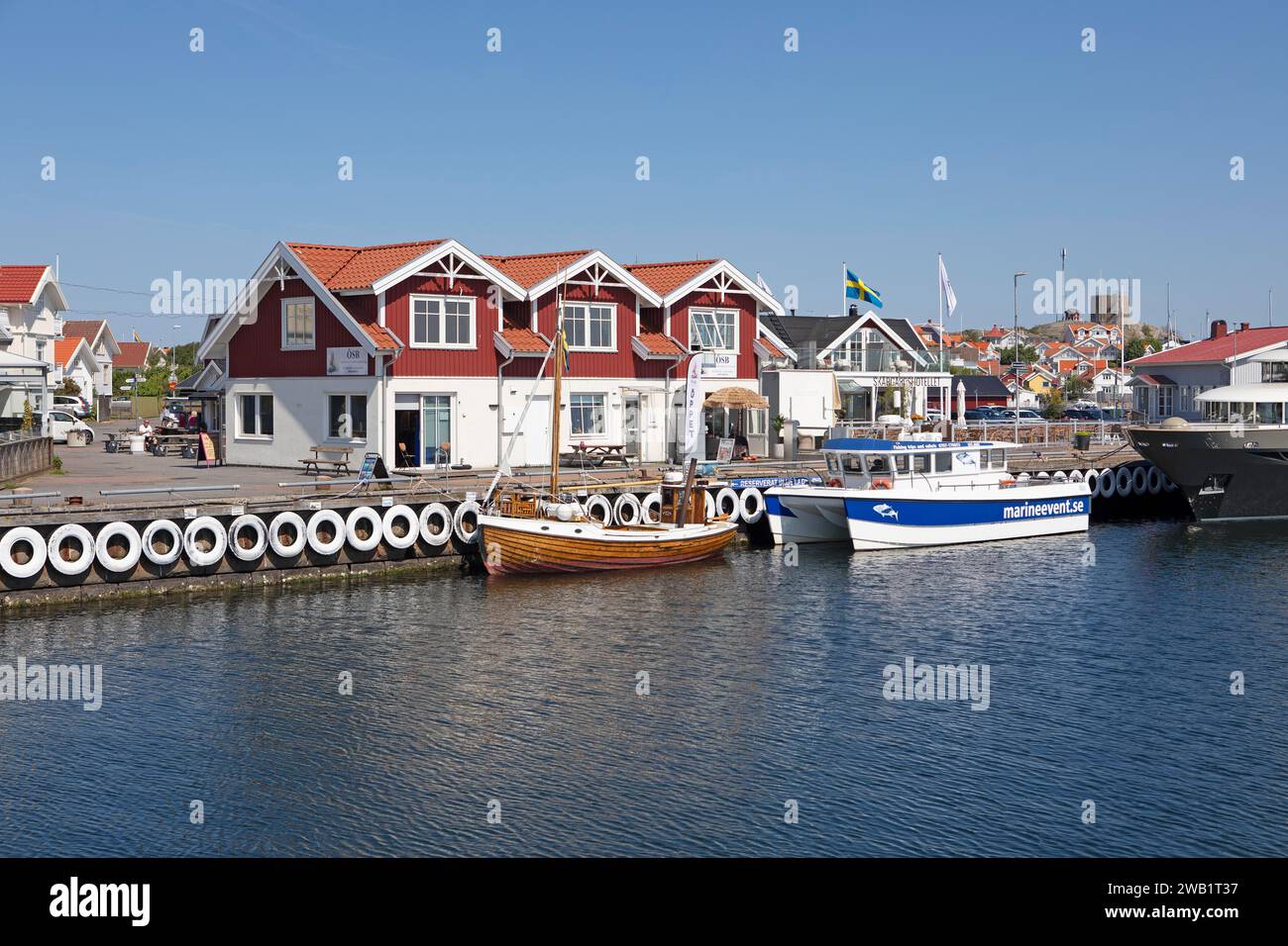 View of Hoenoe, Hoenoe archipelago island, Oeckeroe municipality ...