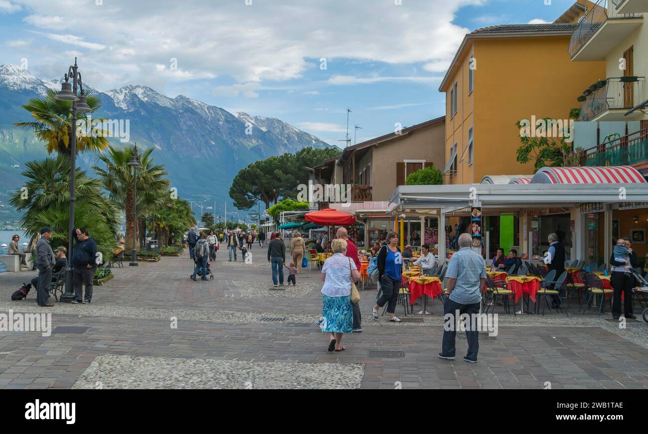 Lakeside promenade in limone hi-res stock photography and images - Alamy