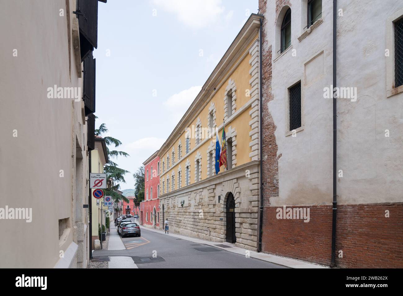 Palazzo Moscardo built in XVIII century in historic centre of Soave, Province of Verona, Veneto, Italy© Wojciech Strozyk / Alamy Stock Photo *** Local Stock Photo