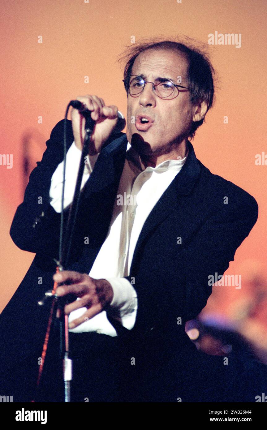 Adriano celentano immagini 1997 hi-res stock photography and images - Alamy