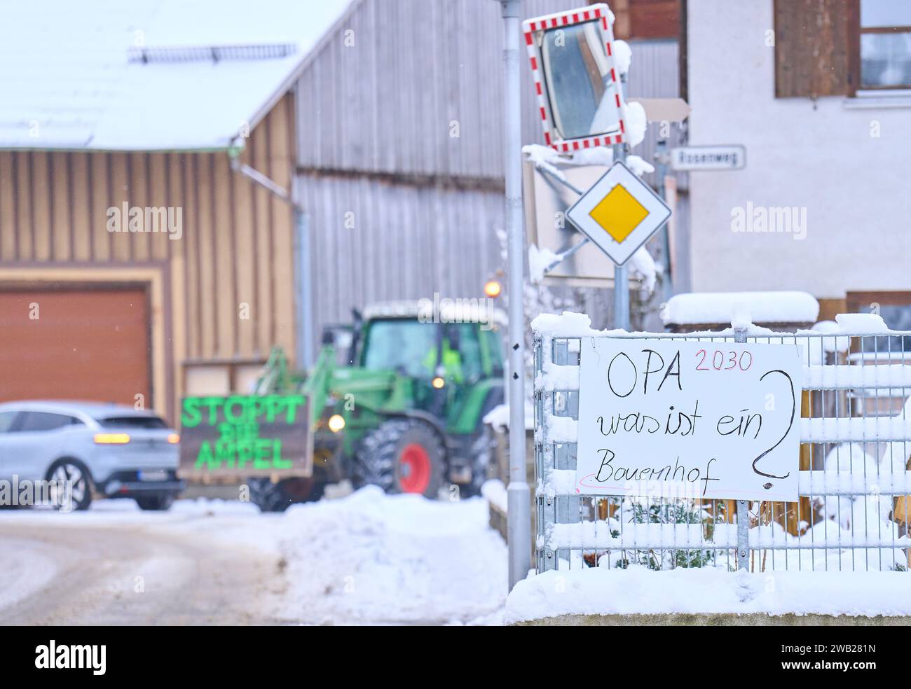 Marktoberdorf, Germany. 08th Jan, 2024. Farmers demonstrate for diesel