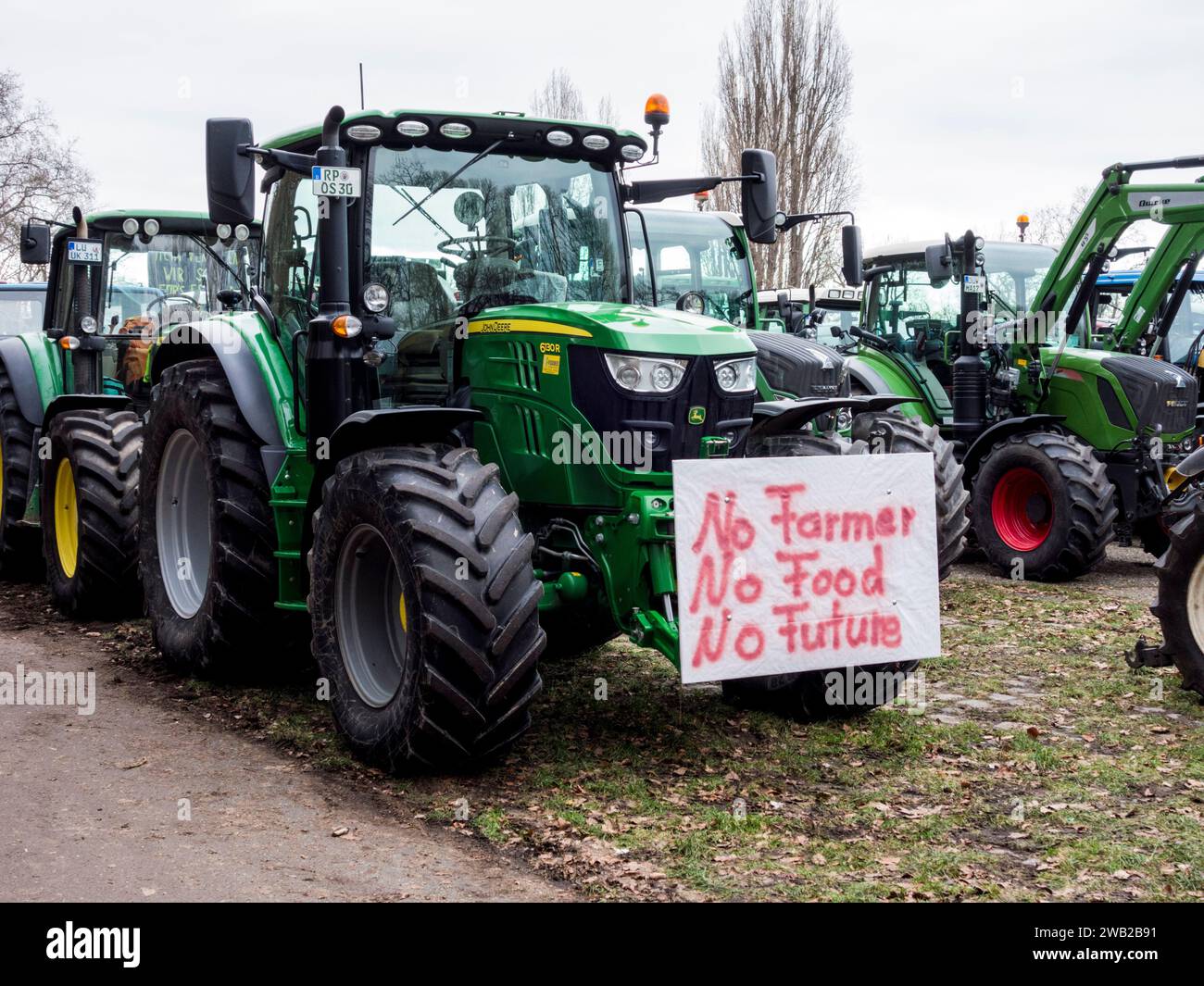 Farmer protests in Ludwigshafen/Germany: Agricultural producers protest against reform plans by the center-left government of Olaf Scholz (8 January 2024). The plans to cut tax benefits on diesel and agricultural machines has led to an outcry and unprecedented protest, with large tractor convoys forming in major cities. Stock Photo