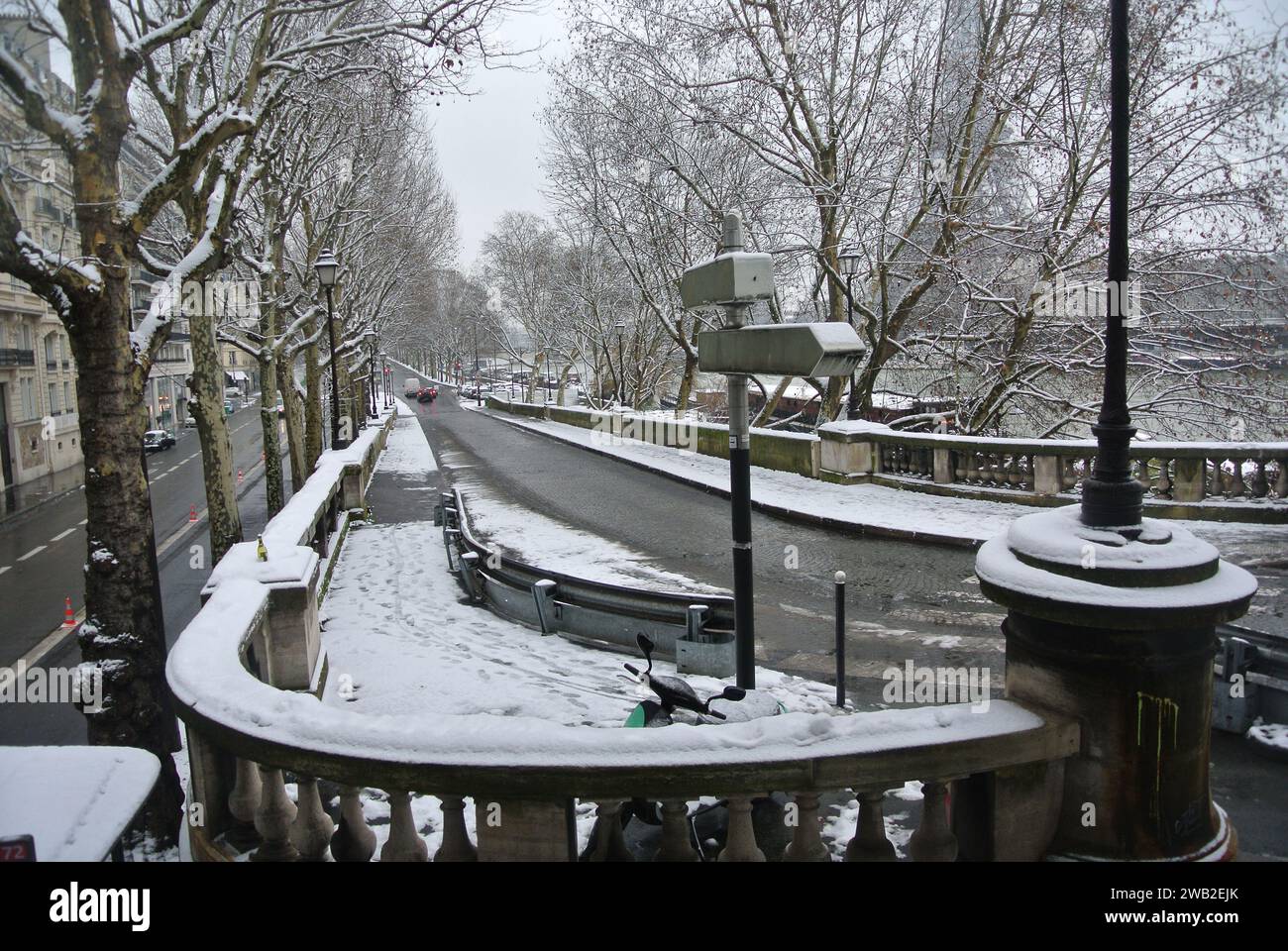 It snowed in Paris. Voie Georges Pompidou, balustrade at the Bir Hakeim Bridge. Stock Photo