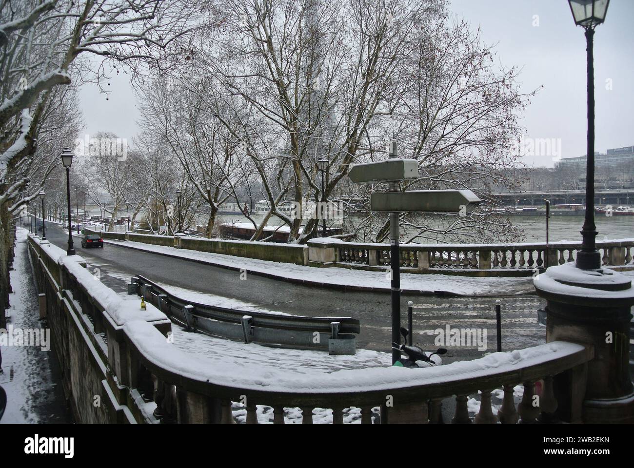 It snowed in Paris. Voie Georges Pompidou, balustrade at the Bir Hakeim Bridge. Stock Photo