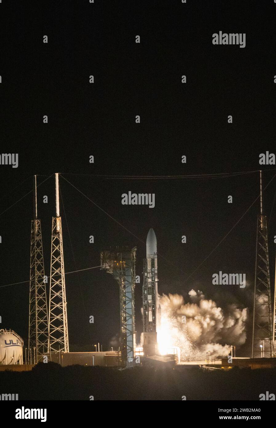 CAPE CANAVERAL, FLORIDA, USA - 08 January 2024 - On the first flight of NASA’s CLPS (Commercial Lunar Payload Services) initiative and Artemis program Stock Photo