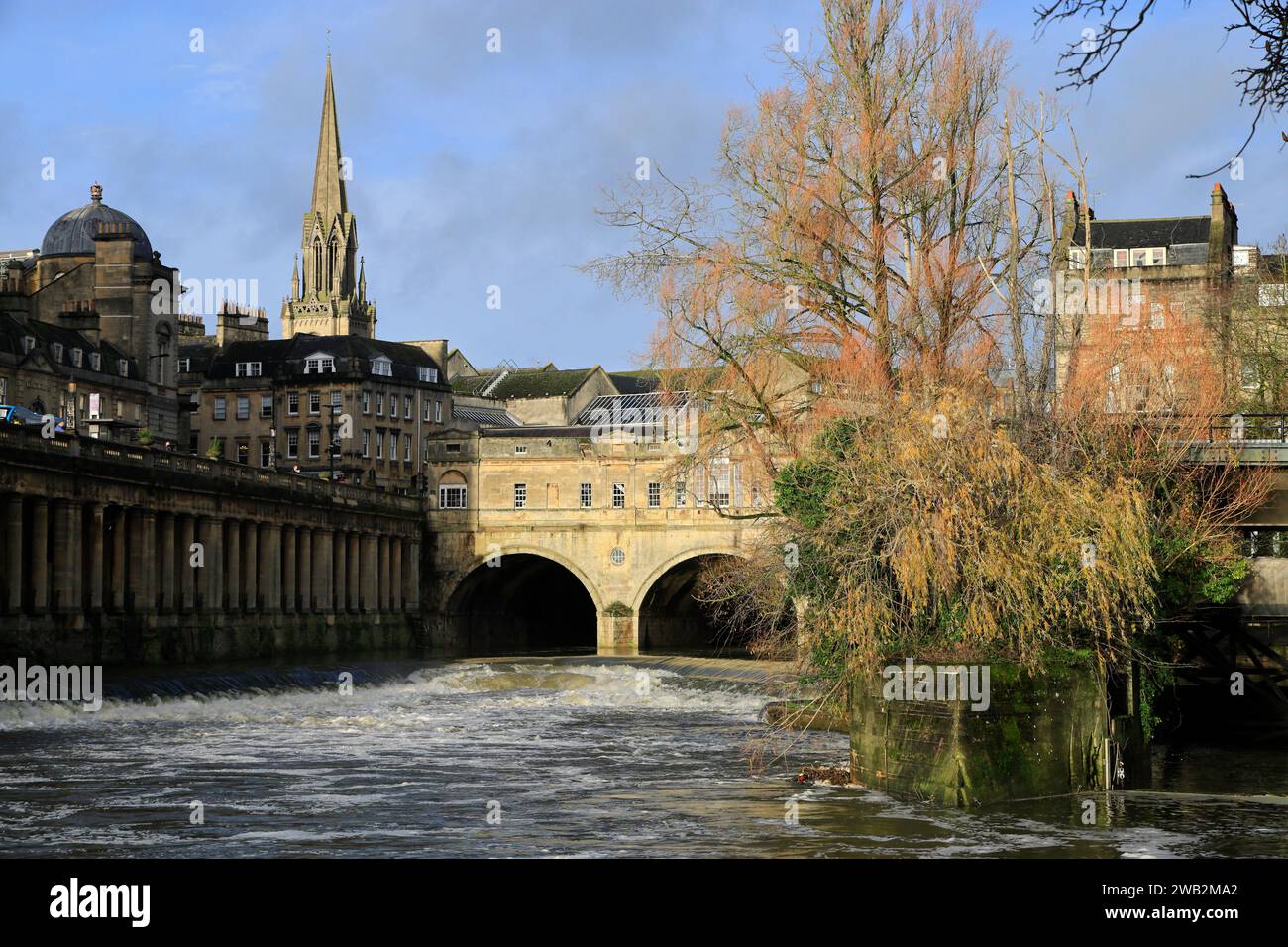 River Avon and Pulteney Bridge, Bath, Somerset, England, United Kingdom. Stock Photo
