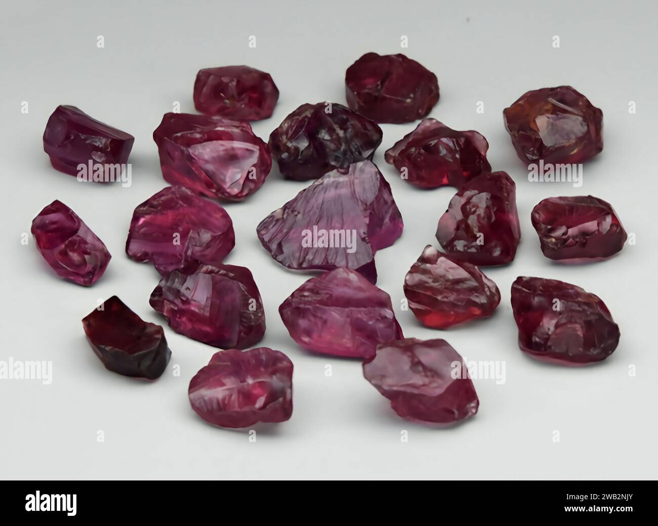 Pear cut red rhodolite hi-res stock photography and images - Alamy