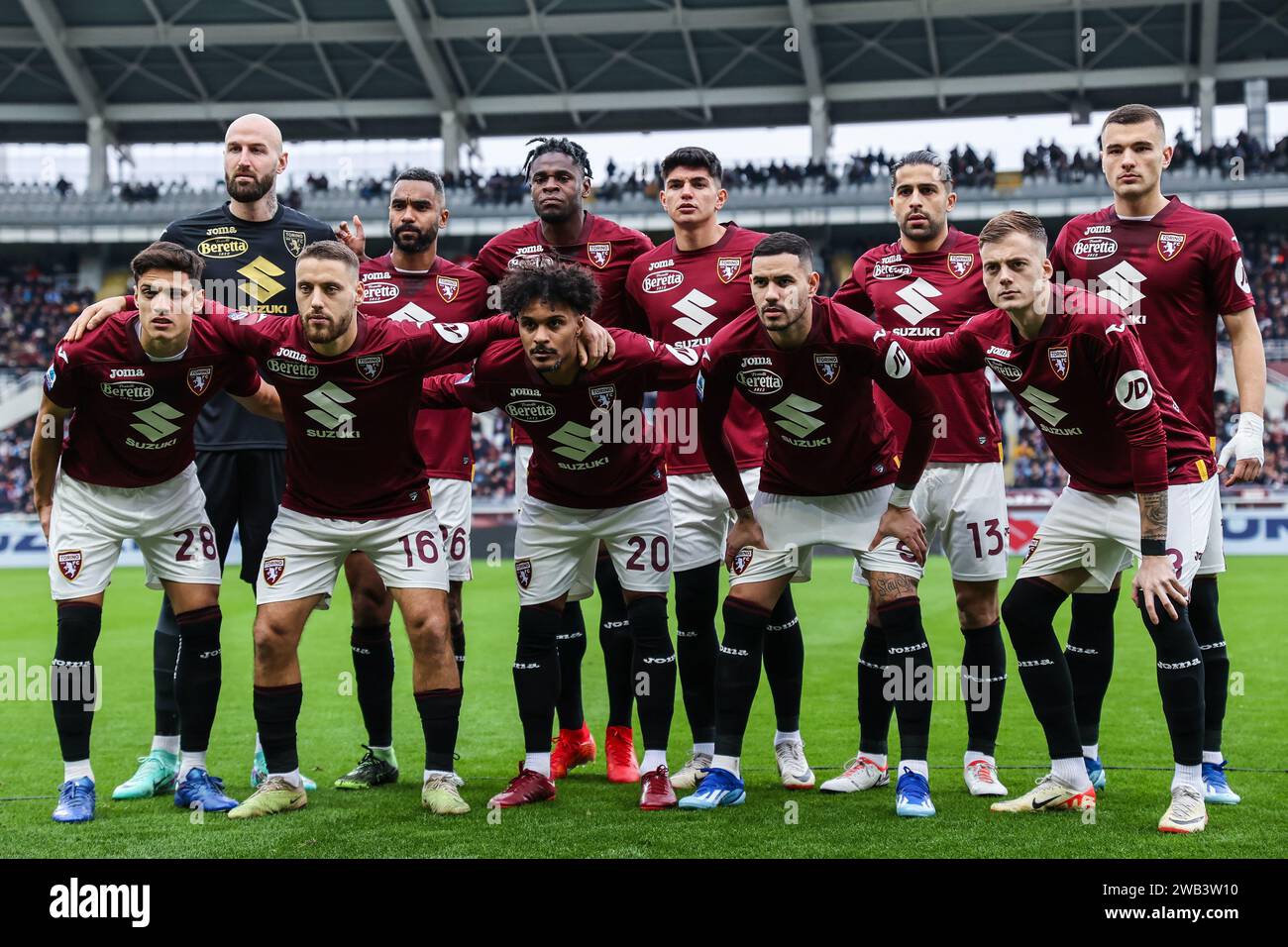 Torino FC team line up during Serie A 2023/24 football match between Torino  FC and AS Roma at Stadio Olimpico Grande Torino. (Final scores; Torino 1