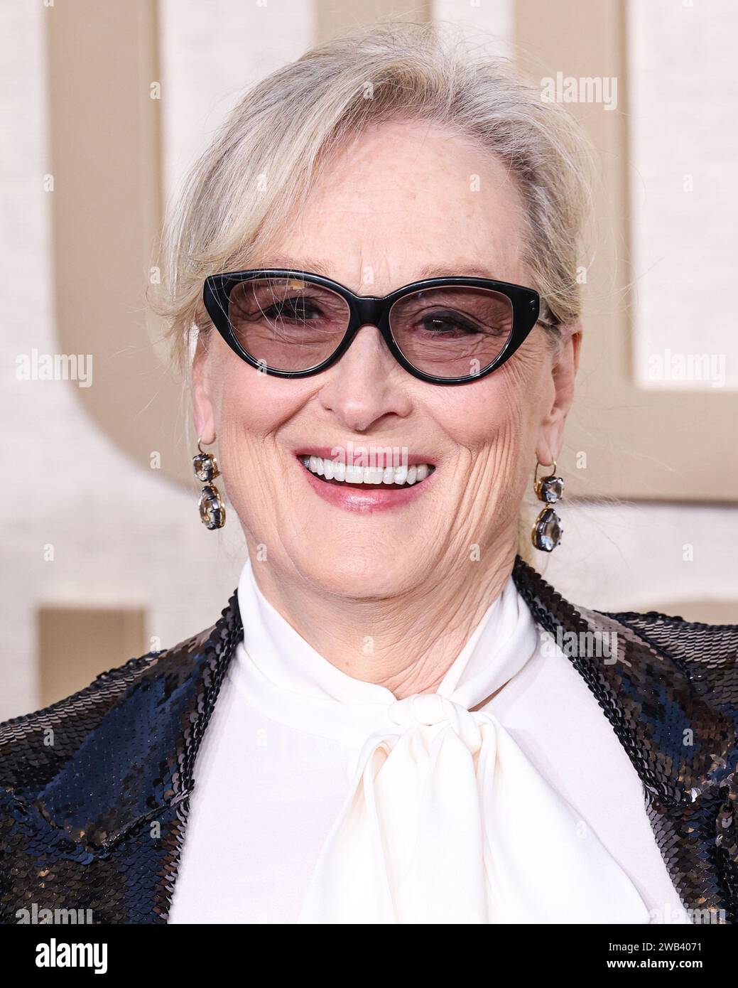 BEVERLY HILLS, LOS ANGELES, CALIFORNIA, USA - JANUARY 07: Meryl Streep wearing Valentino with Jimmy Choo shoes, a Bella Rosa Collection clutch, and Fred Leighton jewelry arrives at the 81st Annual Golden Globe Awards held at The Beverly Hilton Hotel on January 7, 2024 in Beverly Hills, Los Angeles, California, United States. (Photo by Xavier Collin/Image Press Agency) Stock Photo