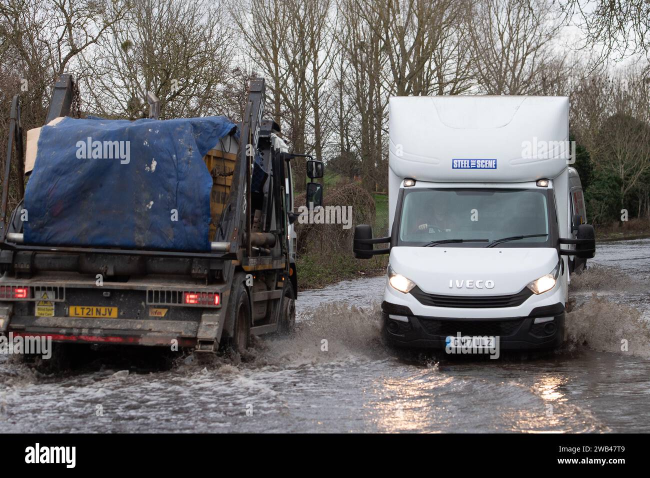 Horton, Wraysbury, Berkshire, UK. 8th January, 2024. Motorists drive