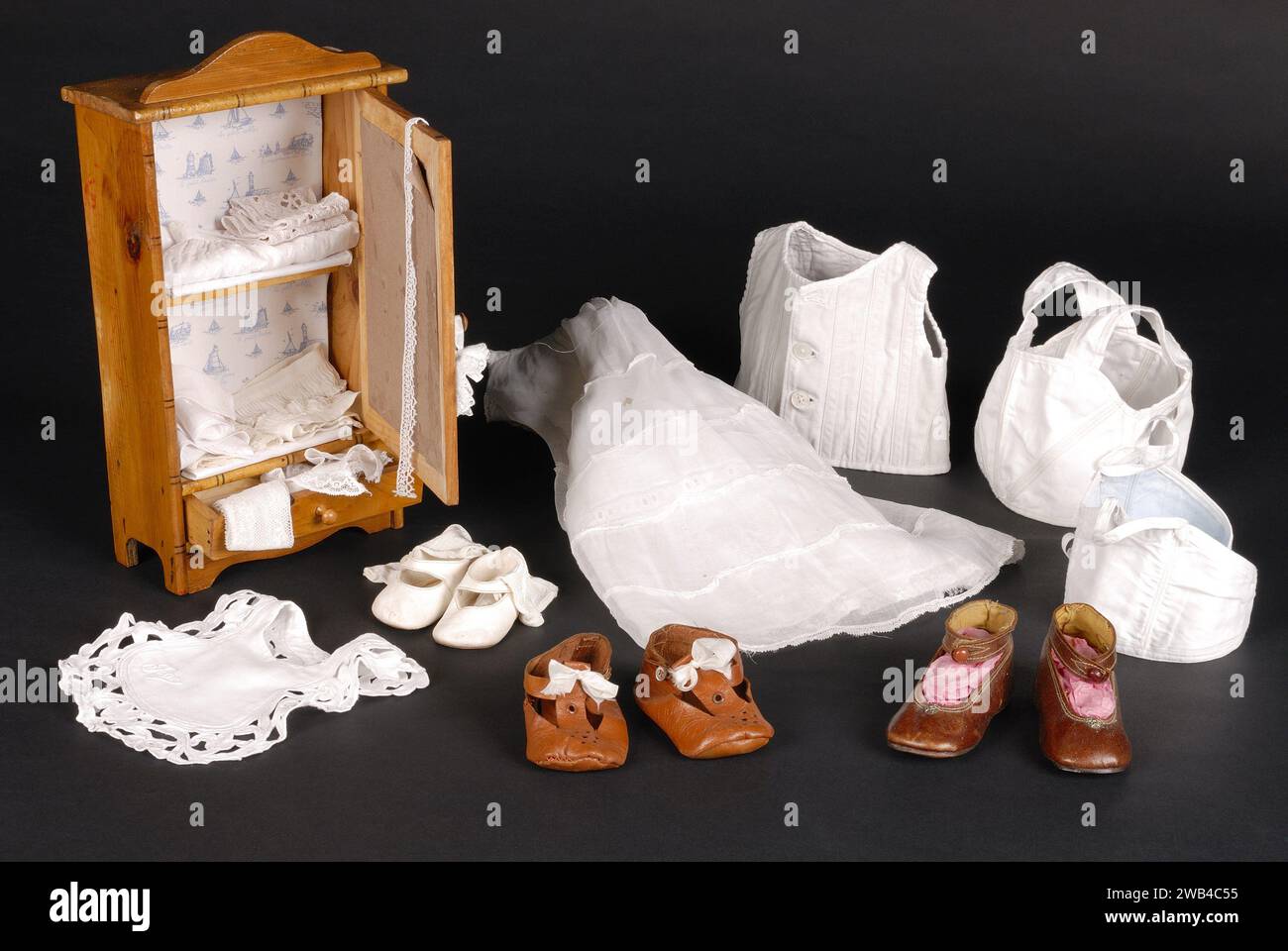 Cupboard for dolls clothes hi-res stock photography and images - Alamy