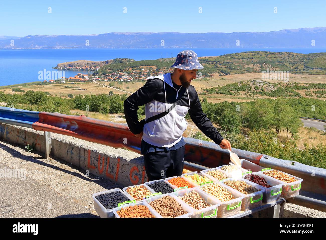 Paintball gamer hires stock photography and images Alamy