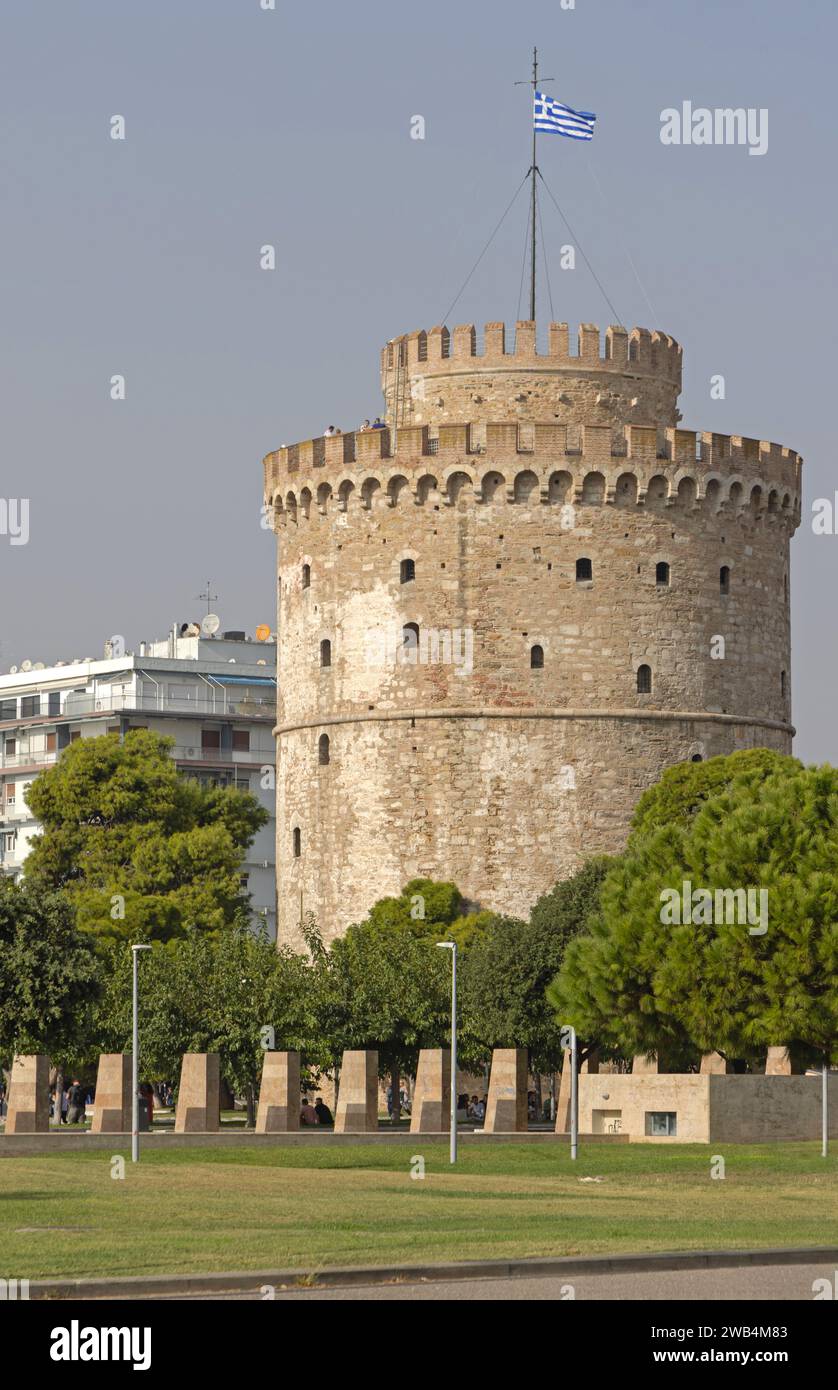 Thessaloniki, Greece - October 22, 2023: White Tower of Thessaloniki Historic Landmark atSunny Autumn Day. Stock Photo