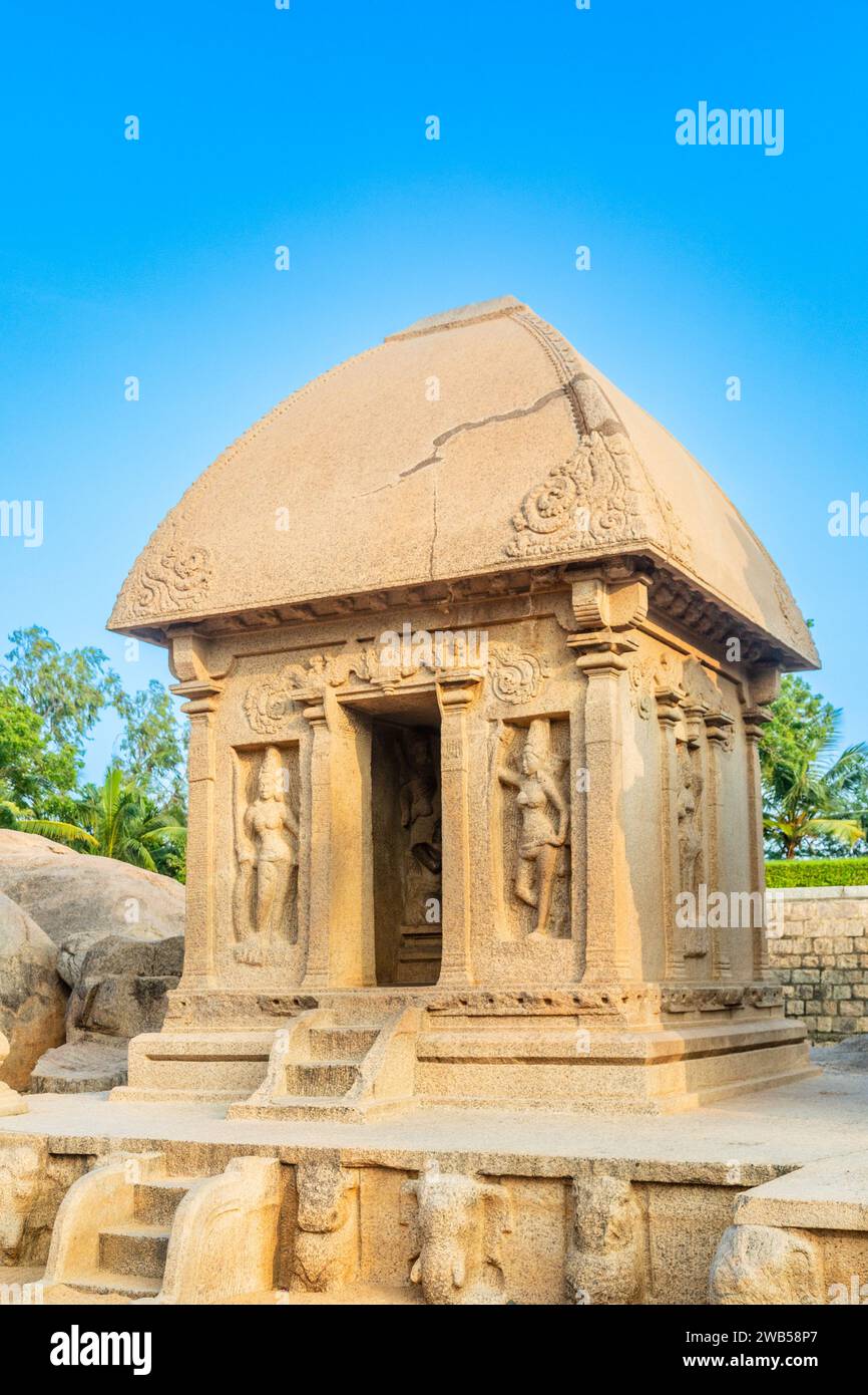 Pancha Five Rathas ancient complex, Mahabalipuram, Tondaimandalam region, Tamil Nadu, South India Stock Photo
