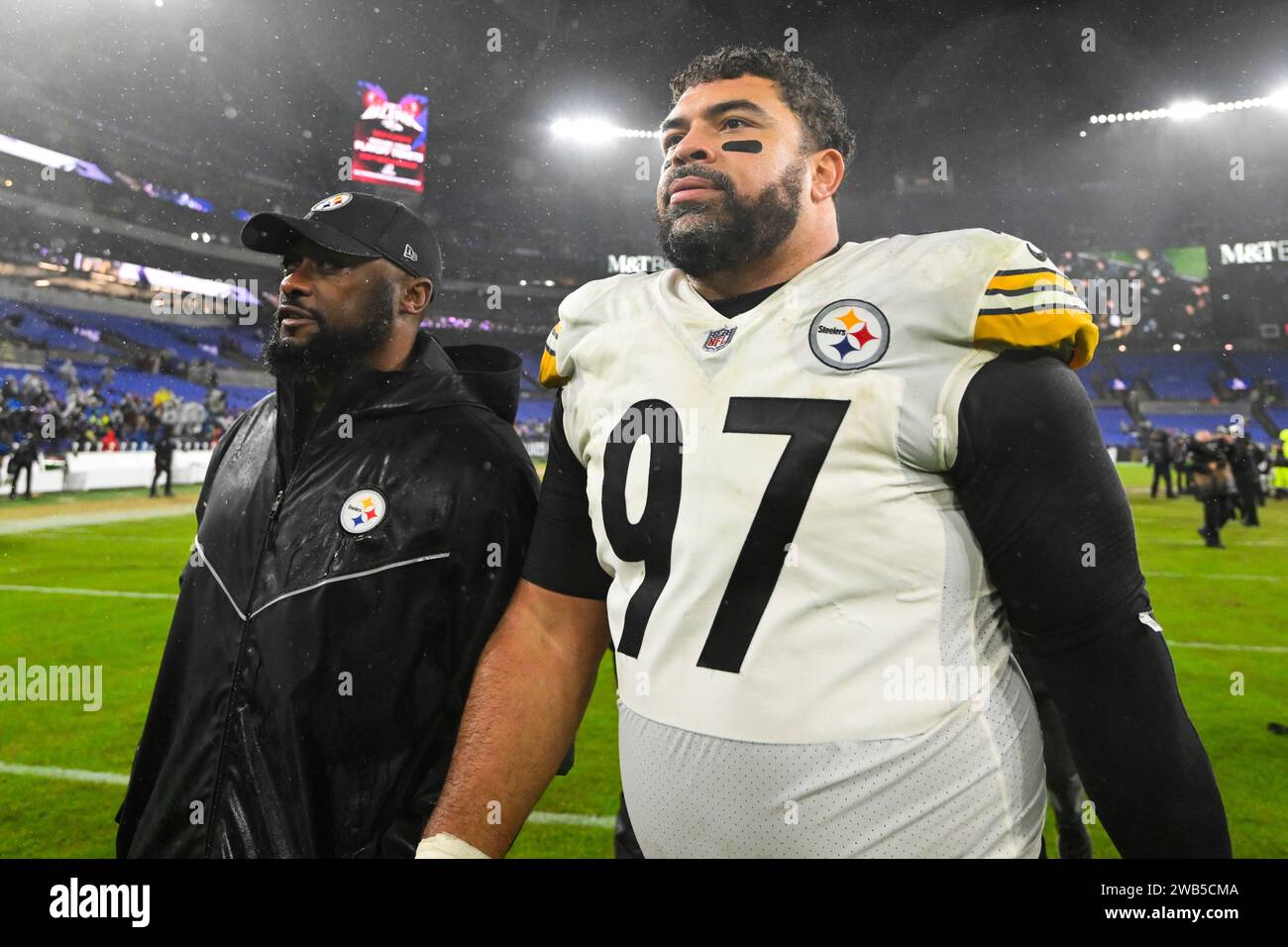 Cam Heyward: On Field Dominance, Off Field…Awkwardness? (Jason Mackey) - 7113dj4