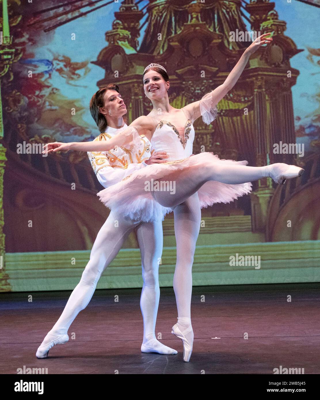 Mara Salvaggio(Marie) and Giovanni Pompei(Prince) THE PRINCIPAL DANCERS
