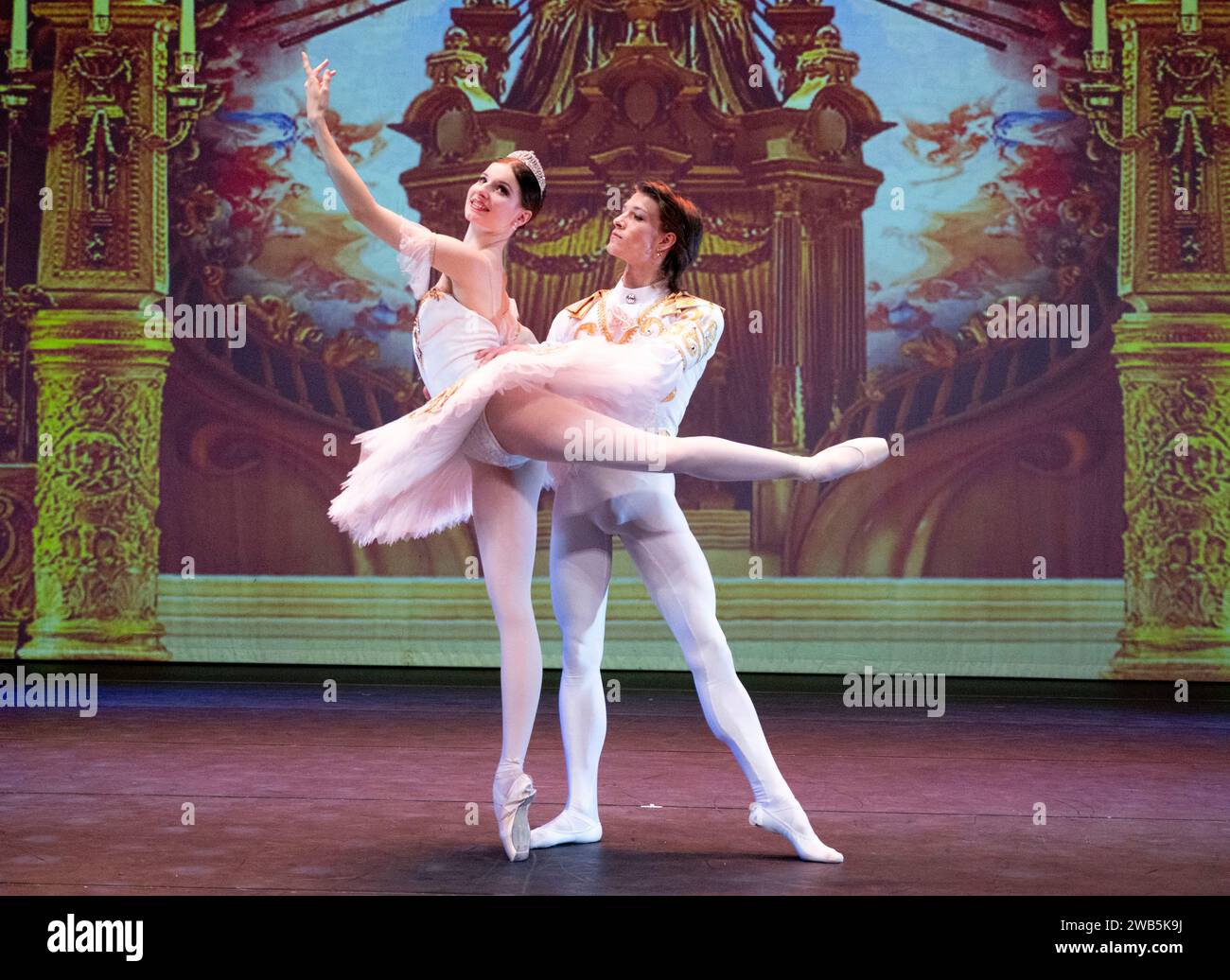 Mara Salvaggio(Marie) and Giovanni Pompei(Prince) THE PRINCIPAL DANCERS