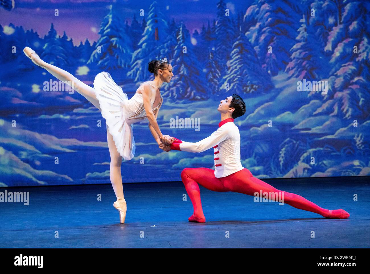 Pauline Faget(Princess Aurora) and Mirko Andreutti(Prince Desire) THE