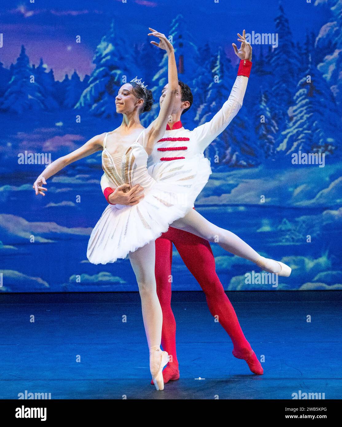 Pauline Faget(Princess Aurora) and Mirko Andreutti(Prince Desire) THE