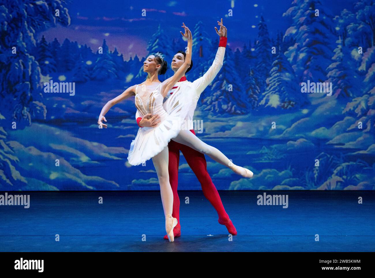 pauline-faget-princess-aurora-and-mirko-andreutti-prince-desire-the