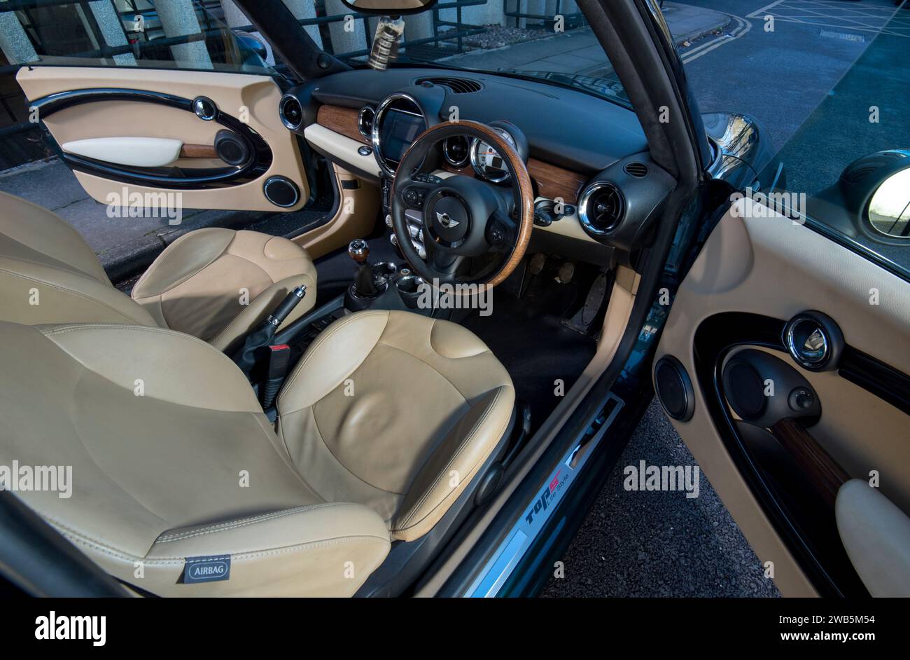Modified and air bagged R53 Mini Cooper S Stock Photo - Alamy
