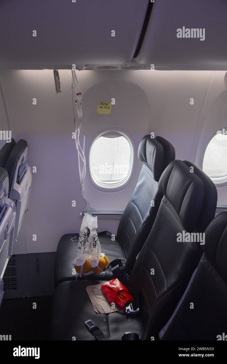 Portland, United States. 08th Jan, 2024. Oxygen masks at row 26 on