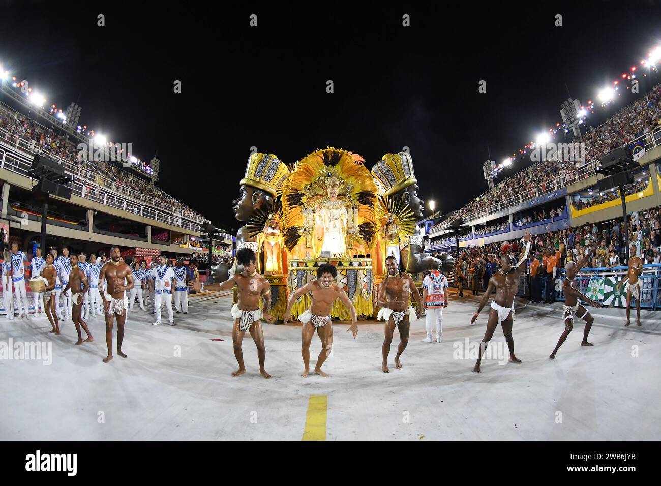 Rio de Janeiro, Brazil, April 22, 2022. Parades of the samba schools of the gold series, during the carnival in the city of Rio de Janeiro. Stock Photo